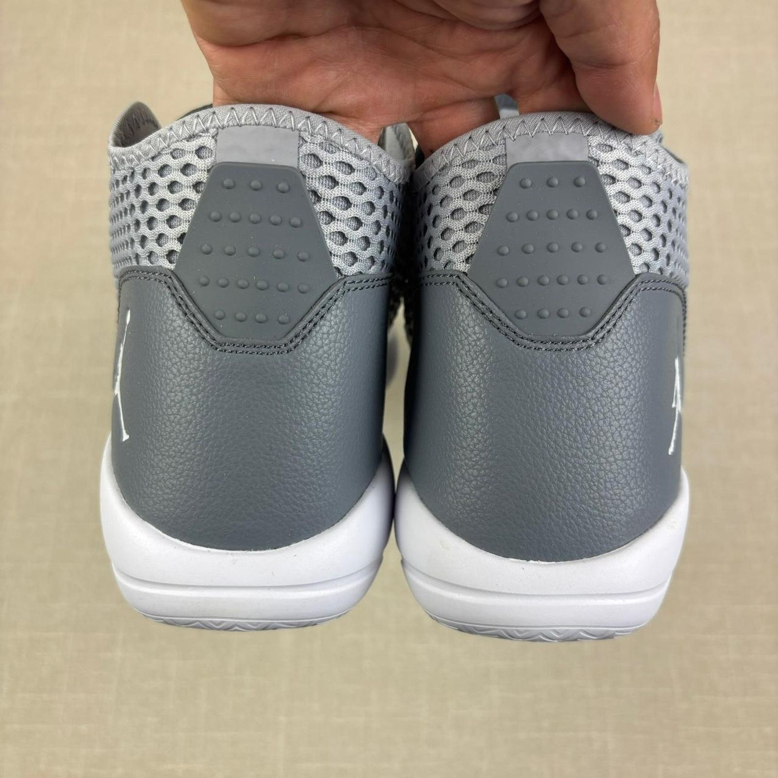 Jordan Brand 🌫️ 2016 Jordan Reveal “Wolf Grey” 9M Size US 9.5 / EU 42-43 - 6 Thumbnail