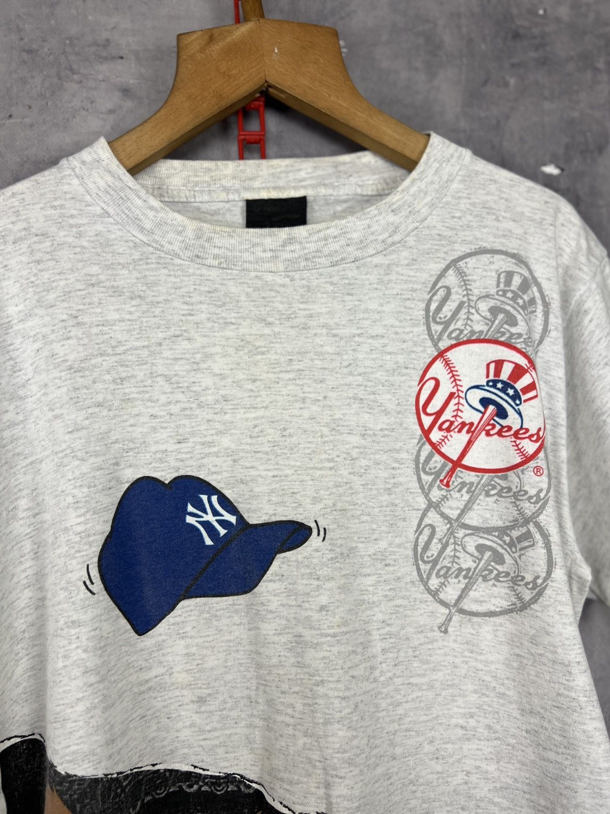 Changes × MLB × Vintage Vintage 1991 Los Angeles Dodgers Looney Toons Taz T-Shirt L Size US L / EU 52-54 / 3 - 6 Thumbnail