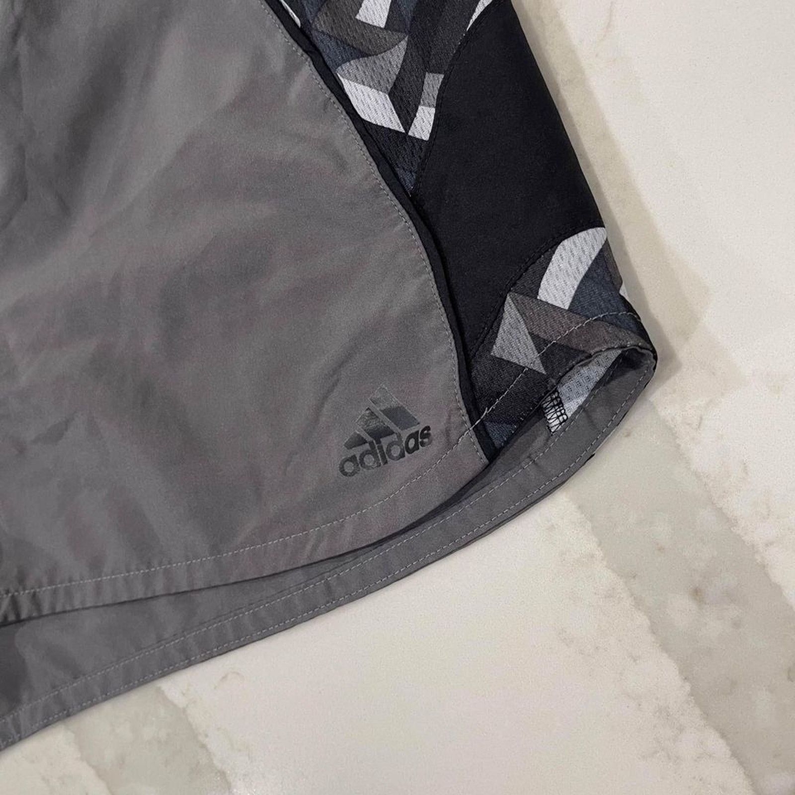 Adidas Adidas Activewear Lined Shorts Gray Women's XL Drawstring Size 36" / US 14 / IT 50 - 3 Thumbnail