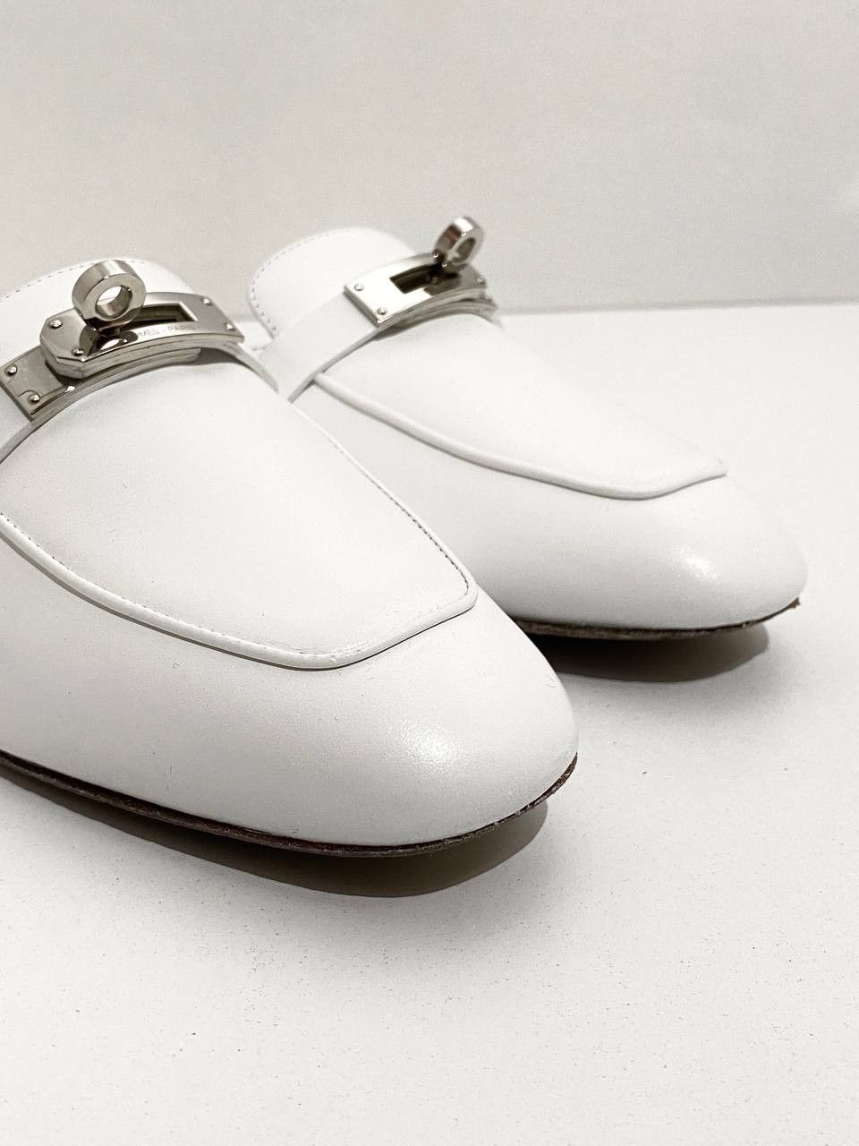 Hermes Hermes Kelly Buckle Logo White Leather Oz Flat Mules Shoes Size US 5 / IT 35 - 16 Thumbnail
