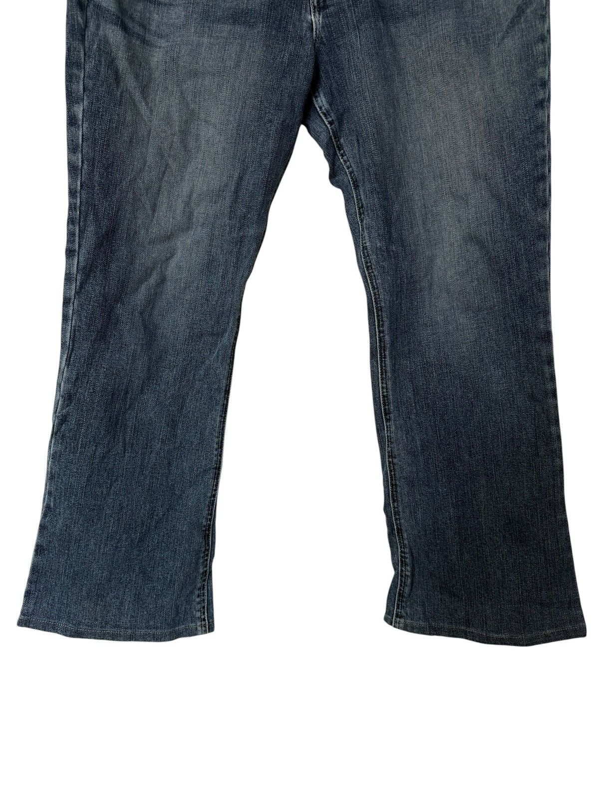 Levi's Vintage Levi’s Medium Wash Denim Jeans Size US 34 / EU 50 - 3 Thumbnail