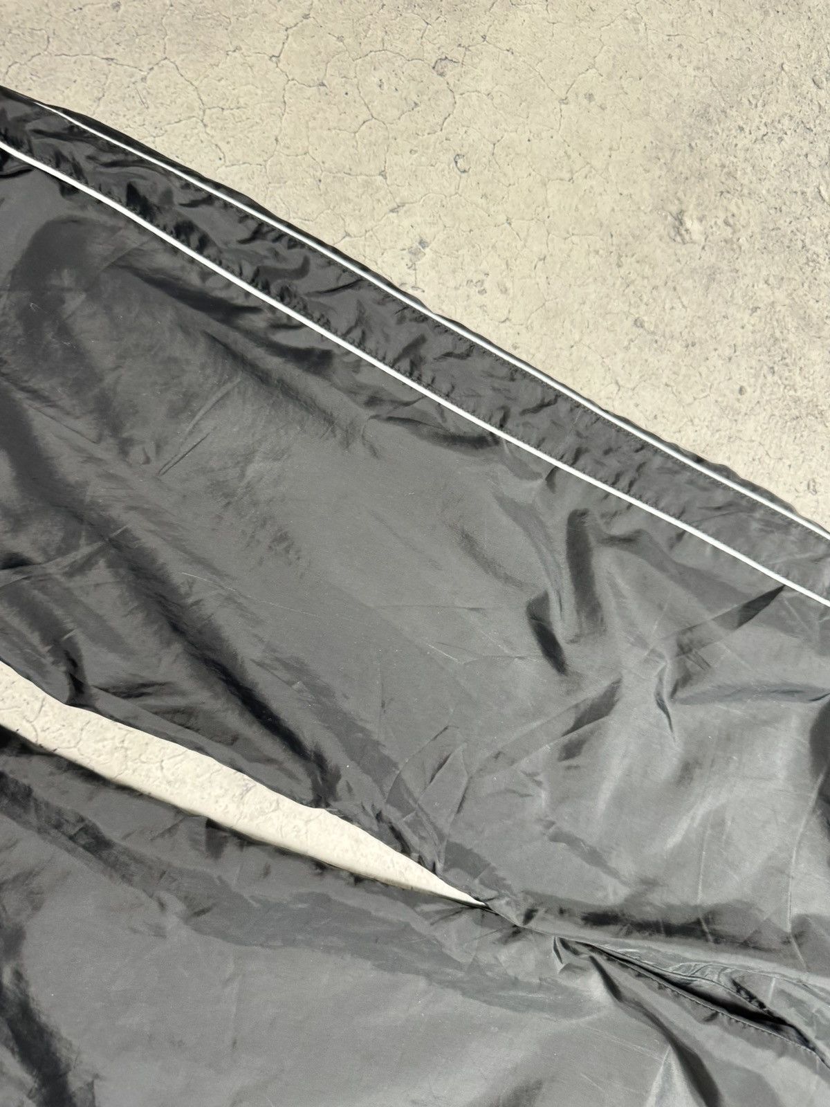 Nike Nike Nylon Vintage Baggy Track Pants Drill Swoosh Black Y2K Size US 32 / EU 48 - 10 Thumbnail