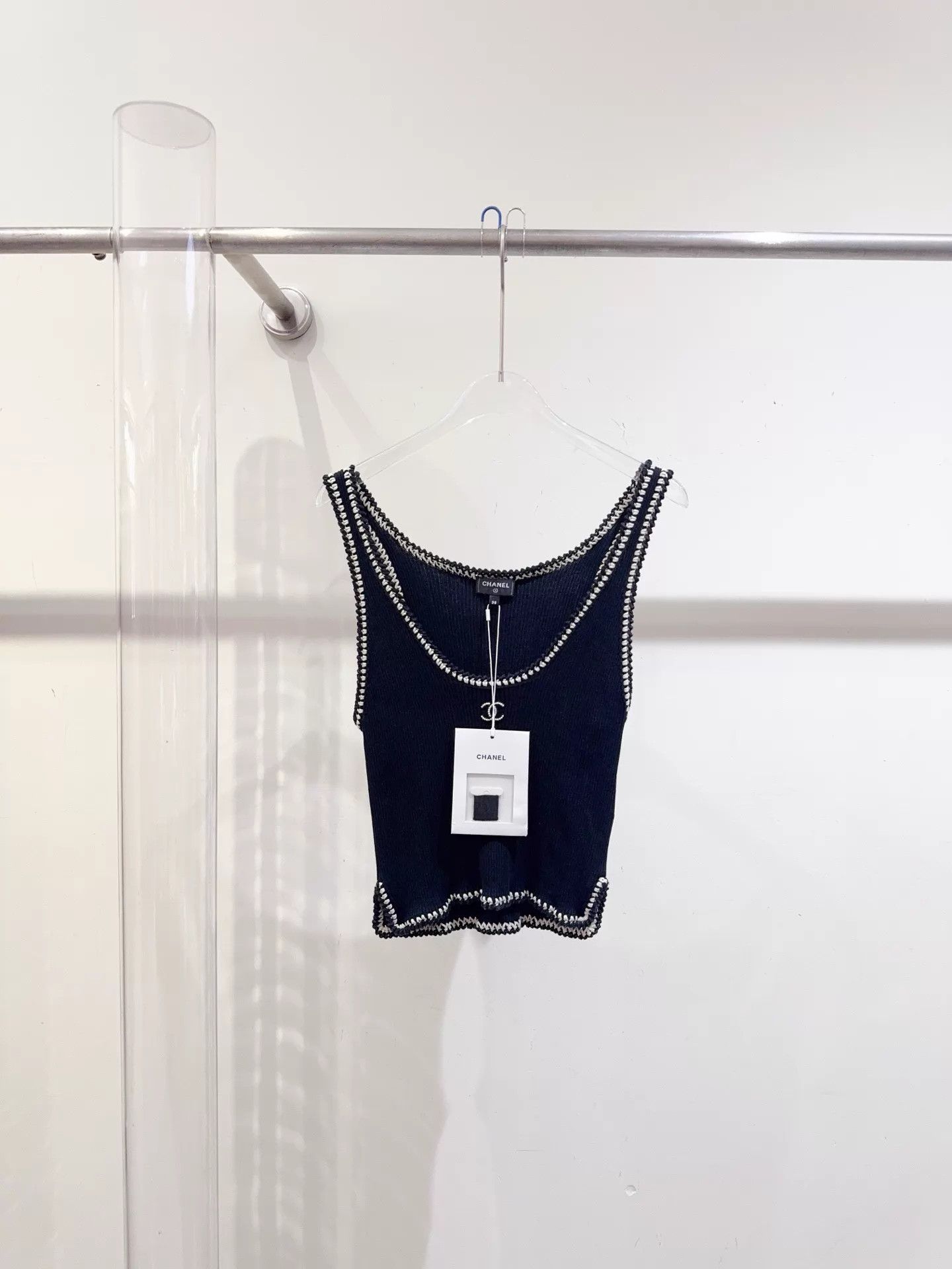 Chanel Chanel 22C Black & White CC Trim Tank Top 38 Size S / US 4 / IT 40 - 1 Thumbnail