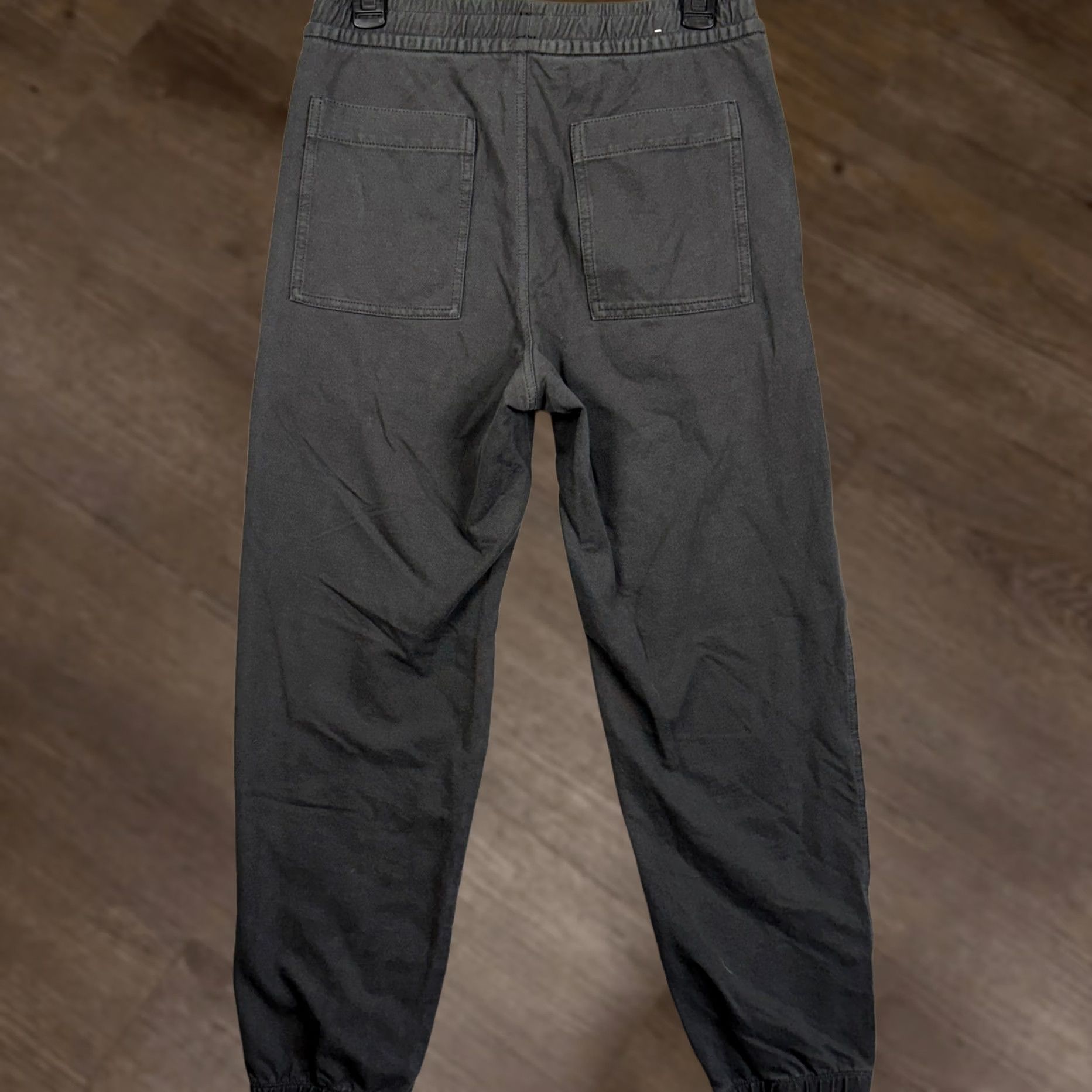 Uniqlo Uniqlo Jogger Sweatpants Pants Mens Small Charcoal Grey Elastic Waist Drawstring Size US 29 - 1 Thumbnail