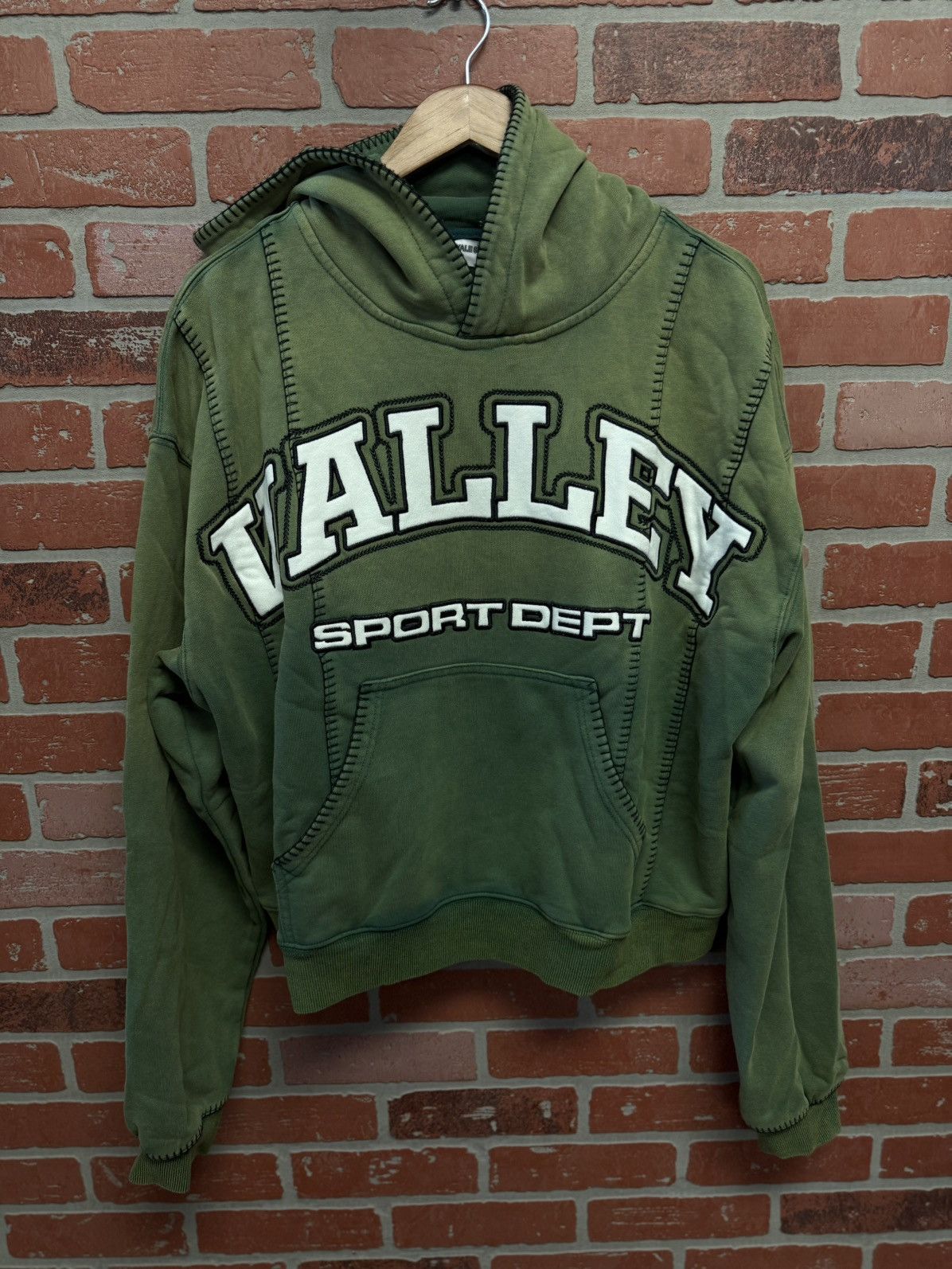 Vale Valley Green Pullover Hoodie Size XL (NEW) Size US XL / EU 56 / 4 - 1 Thumbnail