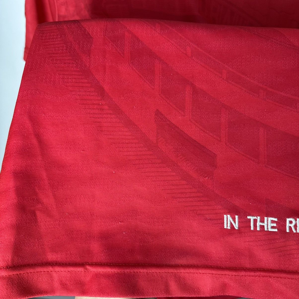 Umbro URAWA RED DIAMONDS 1996/98 HOME FOOTBALL SHIRT SOCCER JERSEY Size US M / EU 48-50 / 2 - 20 Thumbnail