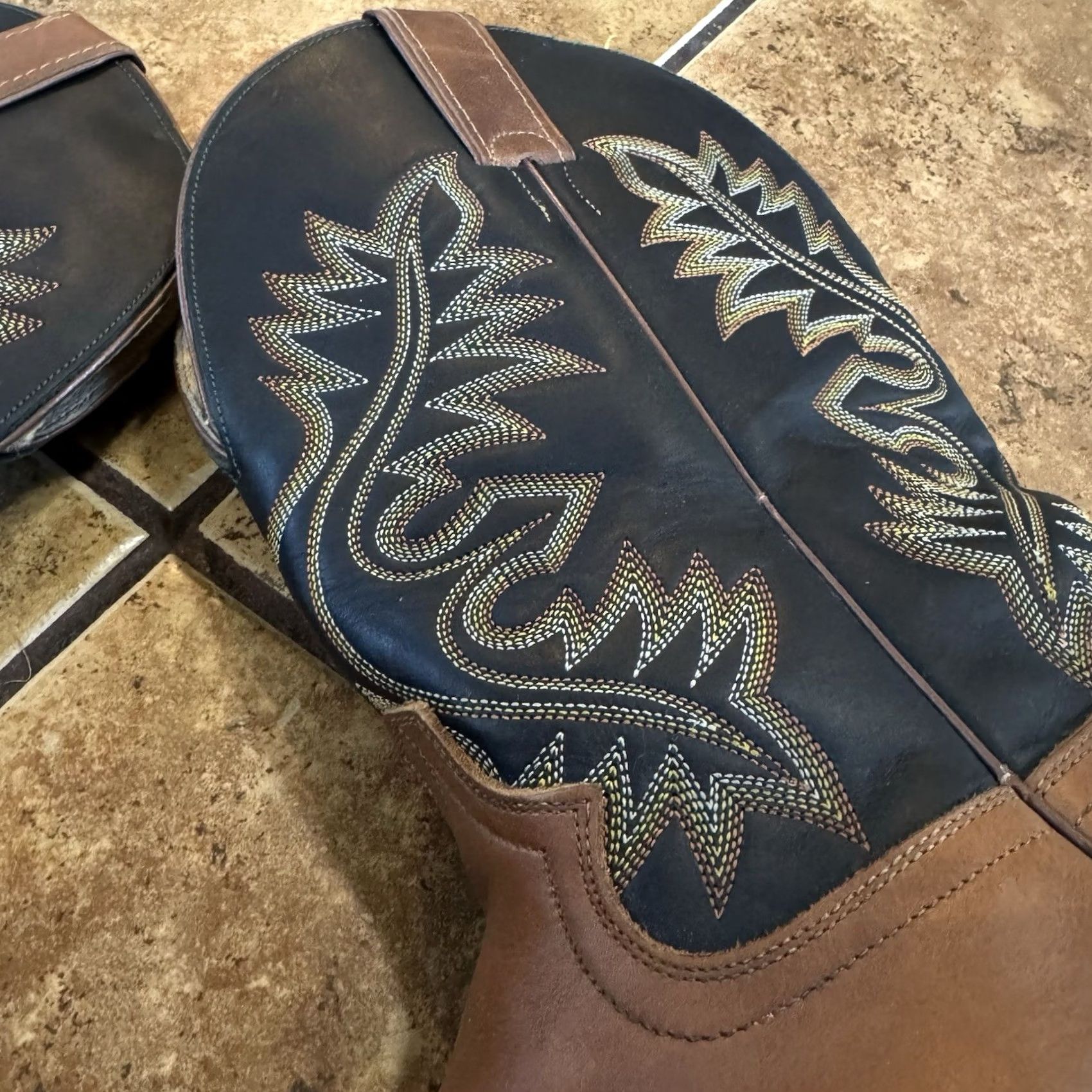 Justin Boots Justin Boots 1138 Brown Leather Western Cowboy Boot EE Mid-Calf Size 10.5 EUC Mens Shoes Size US 11 / EU 44 - 7 Thumbnail