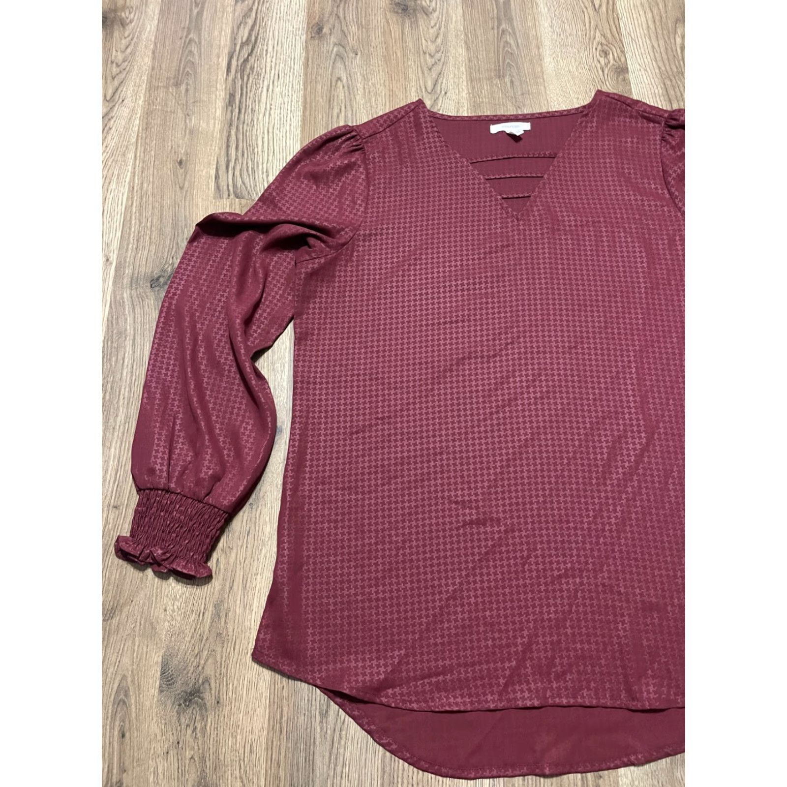 Vintage Maurices Shirt Women’s Size M Maroon Long Sleeve V-Neck Pullover Casual Regular T-Shirt Fall Spring Summer Modern Basic Size M / US 6-8 / IT 42-44 - 3 Thumbnail