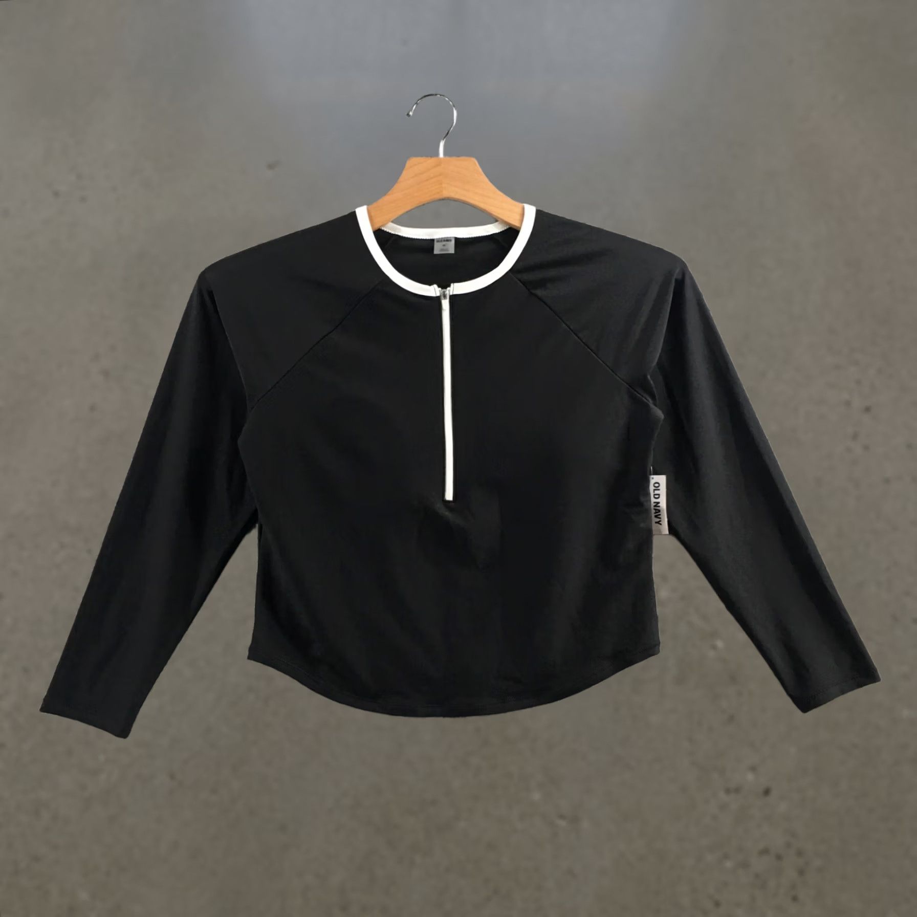 Old Navy Old Navy Rash Guard XL Black Women's Half Zip Crop Long Sleeve Crew Neck NEW Size XL / US 12-14 / IT 48-50 - 1 Thumbnail