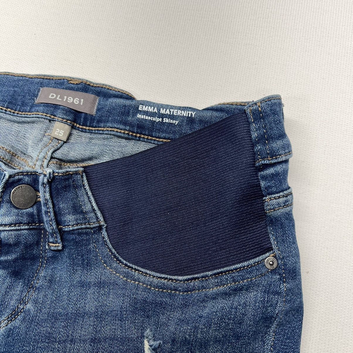 DL1961 DL1961 Jeans Emma Maternity Instasculpt Skinny Distressed Size 25" / US 0 / IT 36 - 5 Thumbnail