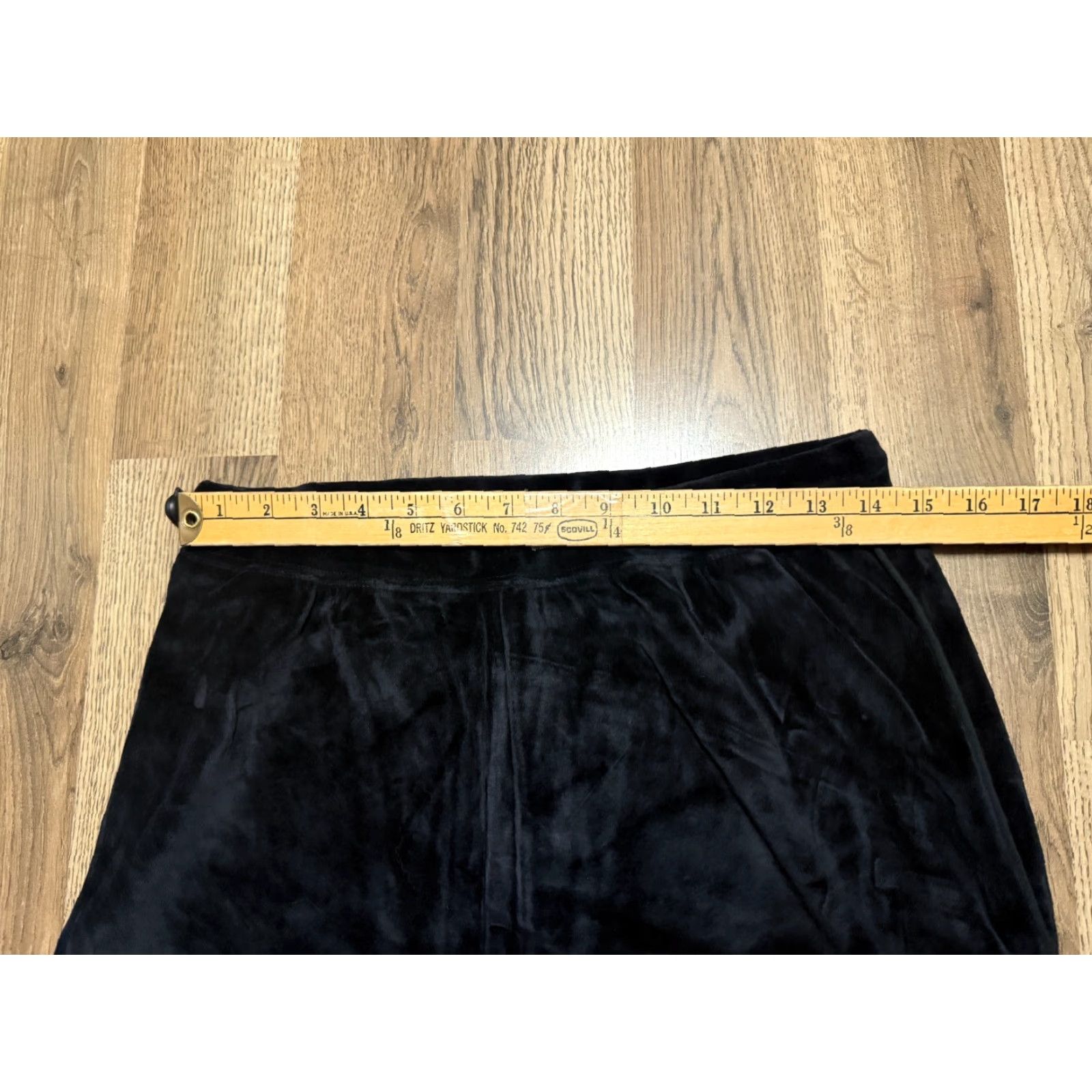 Vintage Sport Savvy Pants Women’s Medium Pull on Black Hidden Pocket on Leg 41" Length Pants Womens Medium Black Pockets 41" Length Fashion Sports Style Size 32" / US 10 / IT 46 - 7 Thumbnail