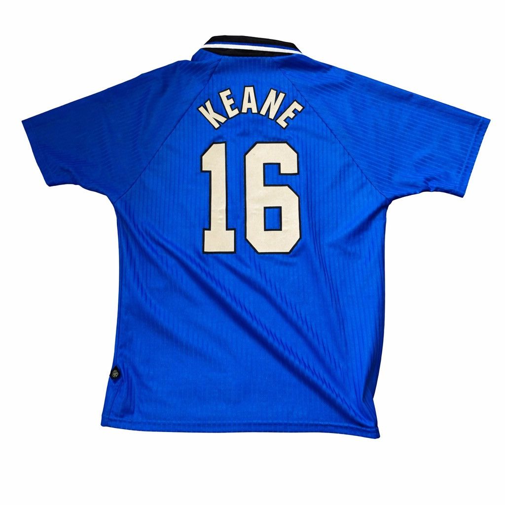 Umbro Match worn Roy Keane jersey Size US M / EU 48-50 / 2 - 3 Thumbnail
