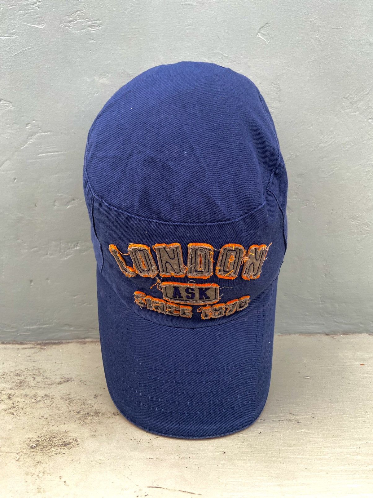 Le Grande Bleu (L.G.B.) 2000s ASK london embroidery caps Size ONE SIZE - 7 Thumbnail