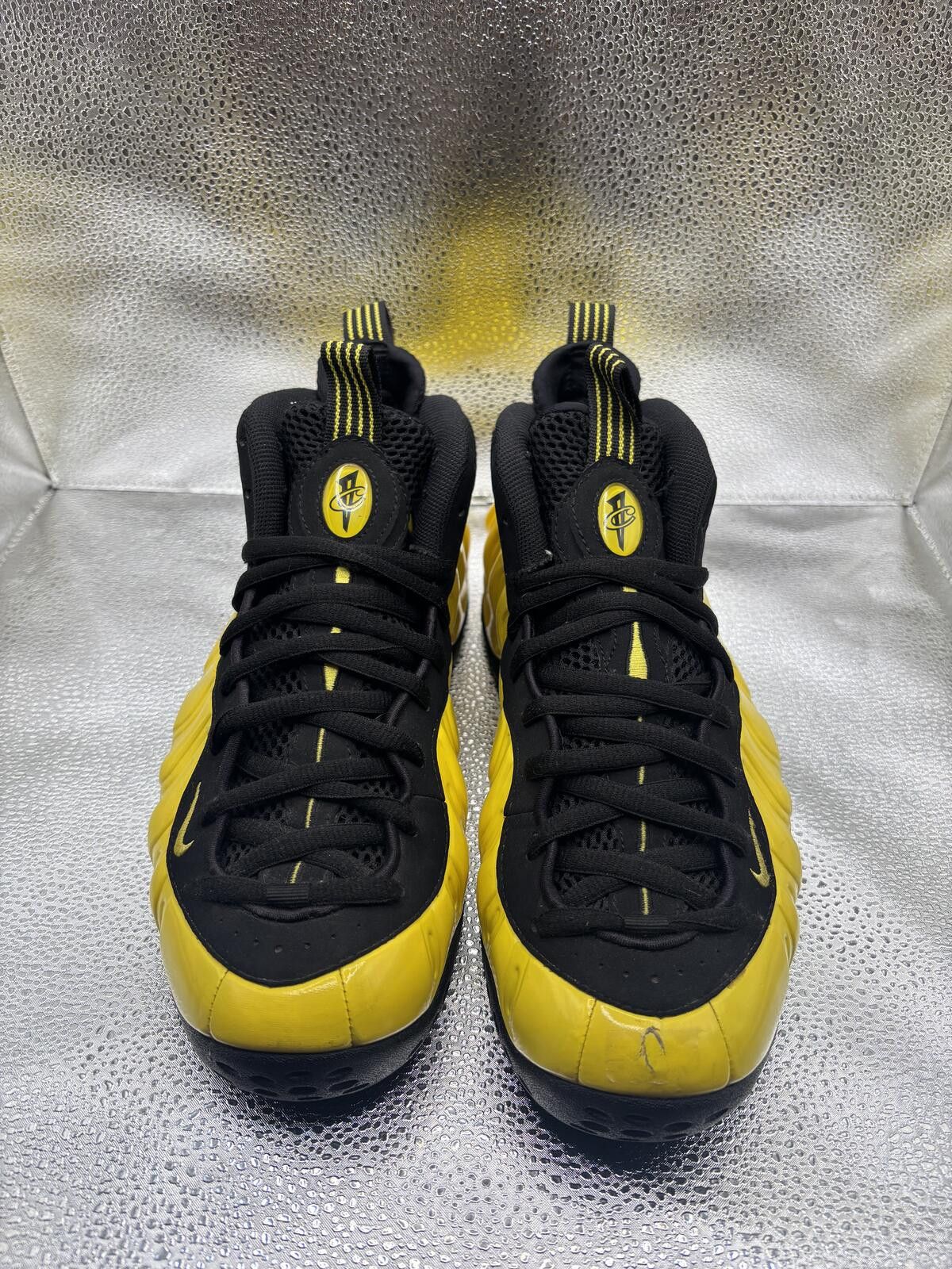 Nike Nike air Foamposite one wu-tang optic yellow Size US 10 / EU 43 - 2 Thumbnail