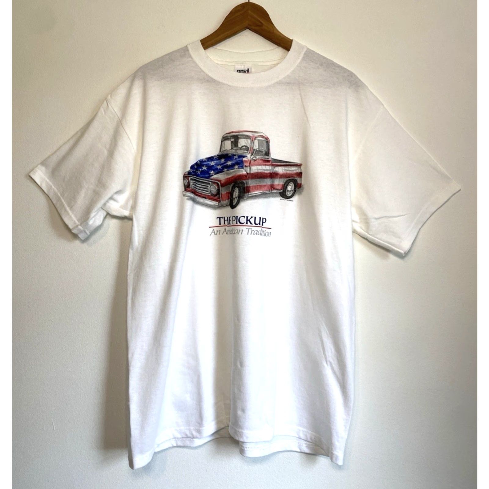 Anvil VINTAGE The Pickup/An American Tradition T-Shirt Anvil Unisex Adults Size L White Cotton 100% Graphic Print Cars Flag USA 90s Mens/Womens Size US L / EU 52-54 / 3 - 3 Thumbnail