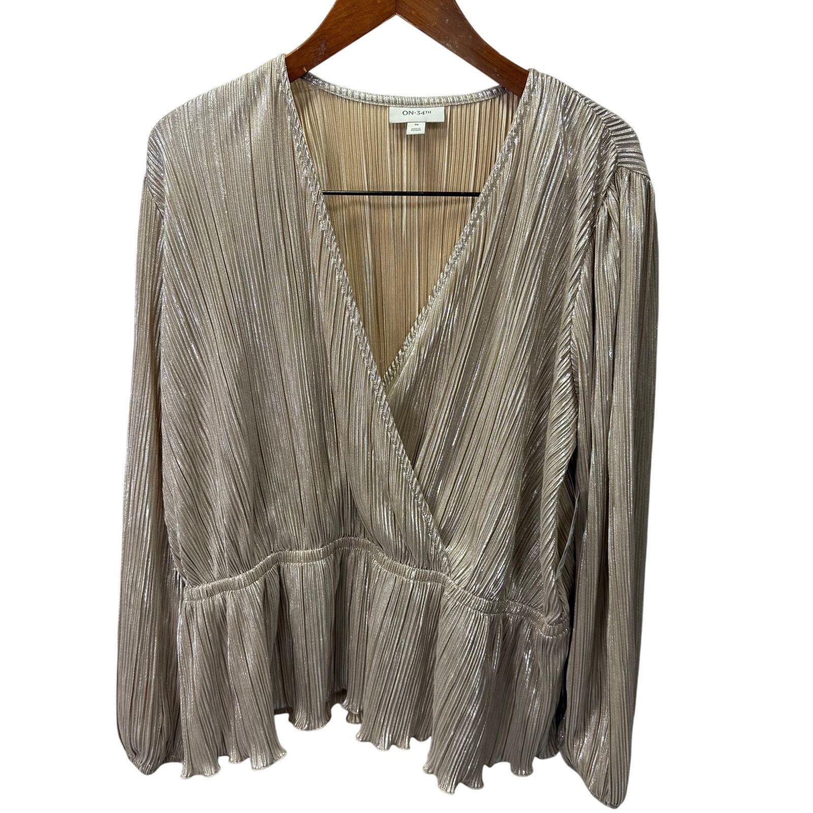 Macys Macy's On 34th Plus Blouse Top sz 1X Gold Slinky NEW #G582 Size XL / US 12-14 / IT 48-50 - 2 Thumbnail