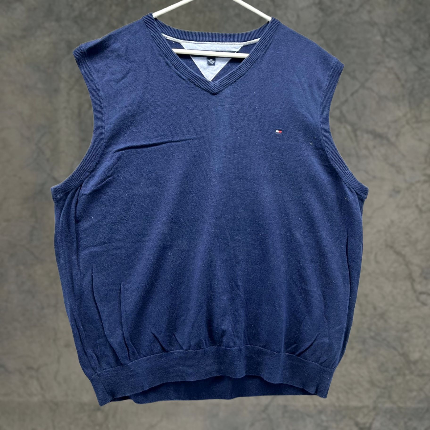 Tommy Hilfiger Tommy Hilfiger Sweater Vest Mens 2XL Blue Cotton Modal V-Neck Sleeveless Knit Vest Casual Knit Shirt Mens XXL Navy Logo Size US XXL / EU 58 / 5 - 1 Thumbnail