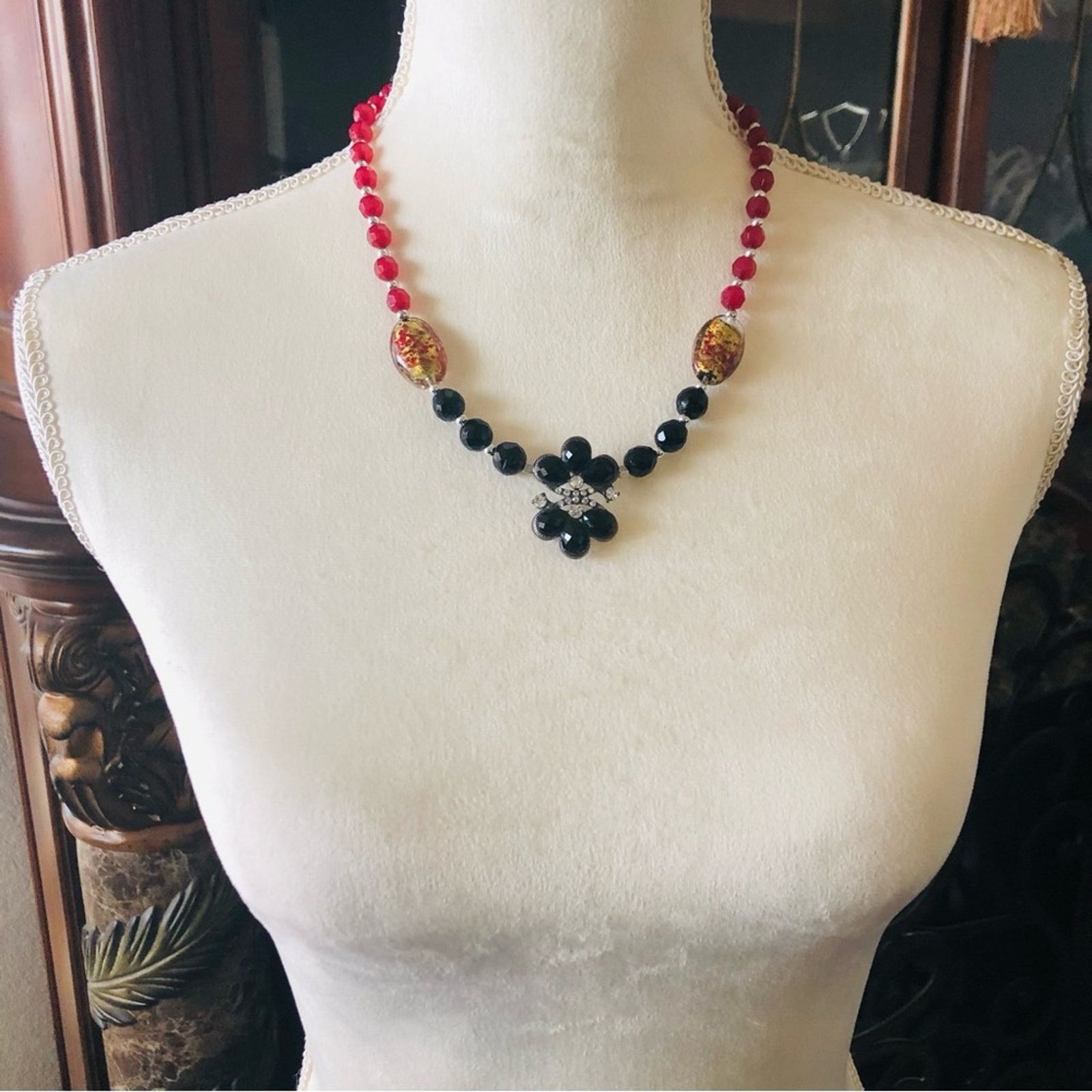 Handmade Handcrafted faceted glass and acrylic bead necklace Size ONE SIZE - 5 Thumbnail