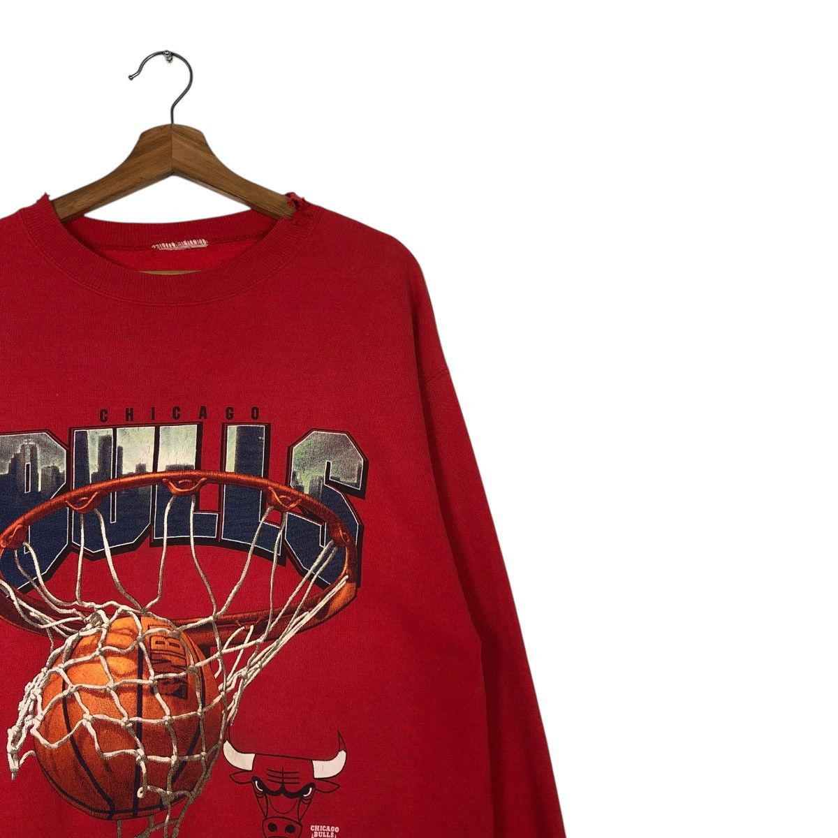 NBA 🔥VINTAGE CHICAGO BULLS SWEATSHIRT DISTRESSED DESIGN RARE Size US M / EU 48-50 / 2 - 8 Thumbnail