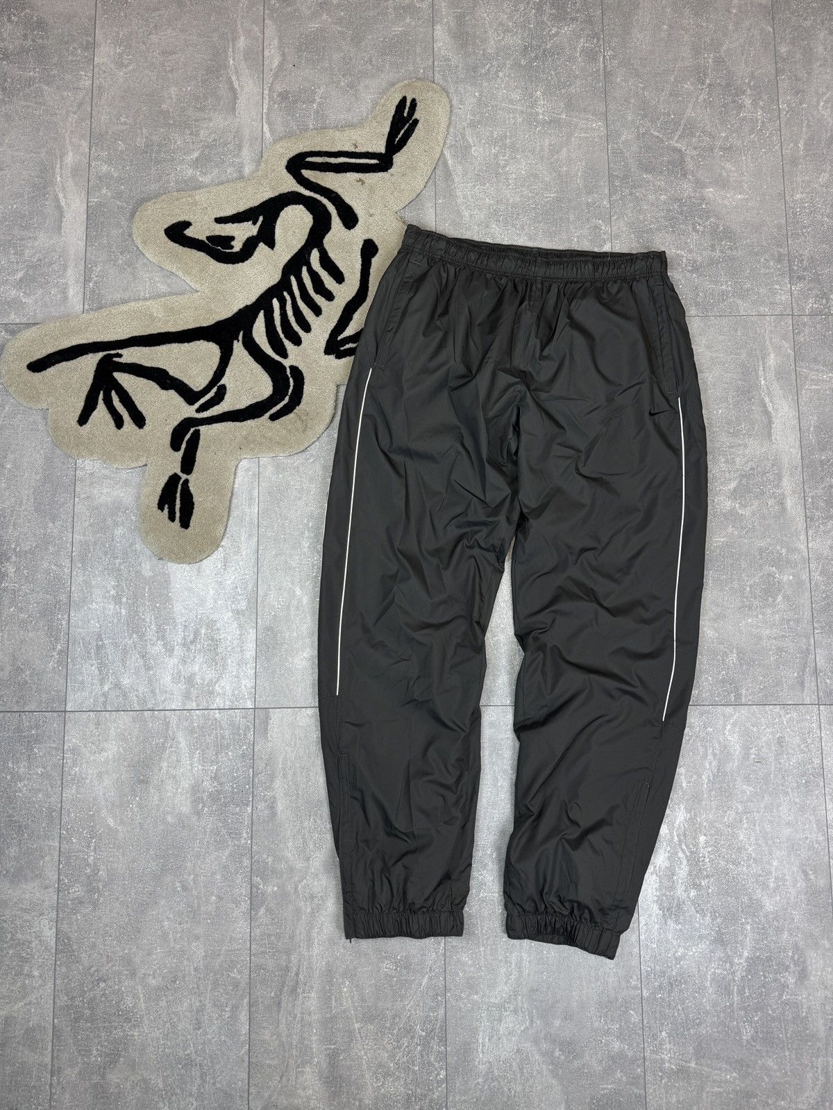 Nike Mens Vintage Nike swoosh nylon sweatpants y2k pants drill Size US 34 / EU 50 - 1 Thumbnail