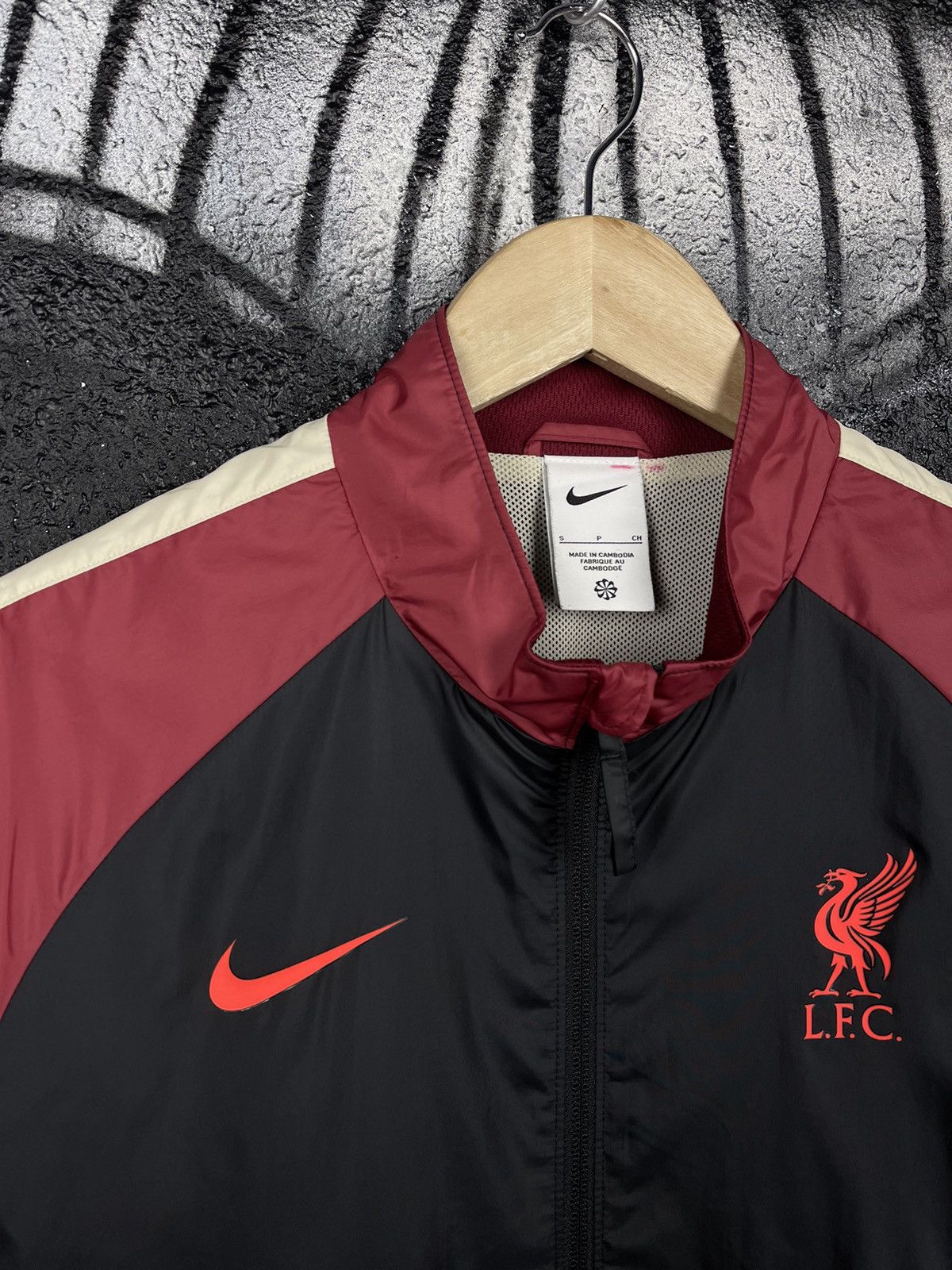 Nike Nike Liverpool F. C. Full Zip Light Training Jacket Size S Size US S / EU 44-46 / 1 - 4 Thumbnail