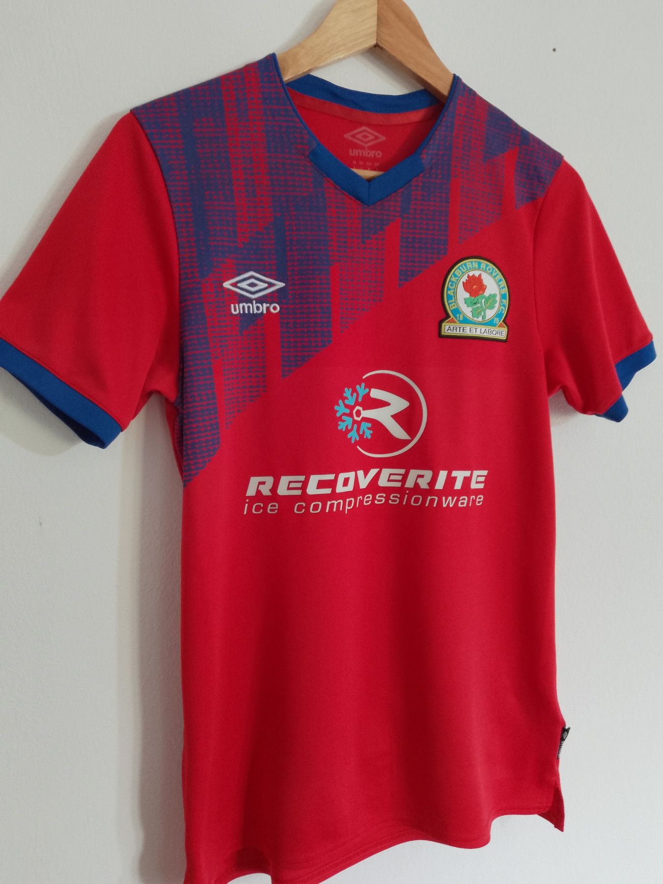 Umbro Blackburn Rovers 2020-2021 away jersey - Umbro - Size S Size US S / EU 44-46 / 1 - 2 Thumbnail