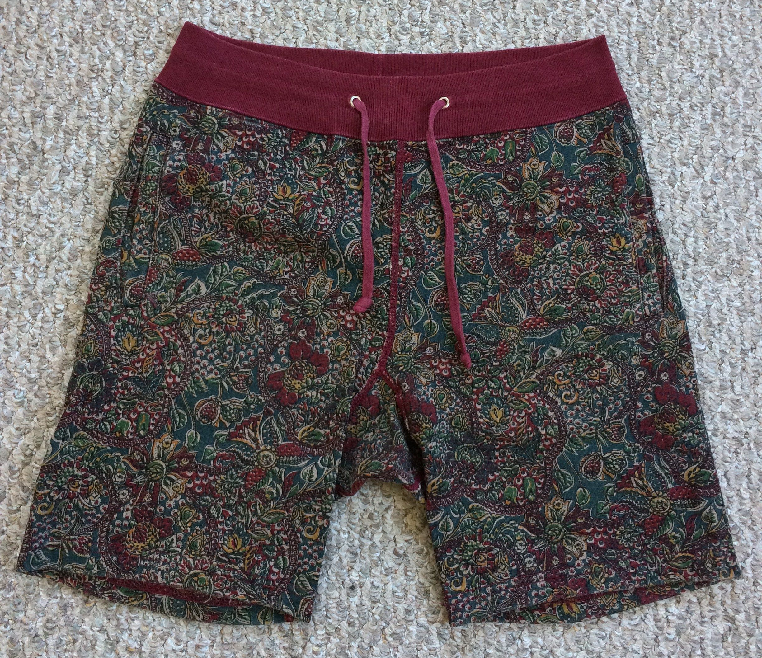 image of F/w 2011 Supreme Paisley Sweat Shorts Size Small in Burgundy, Men's