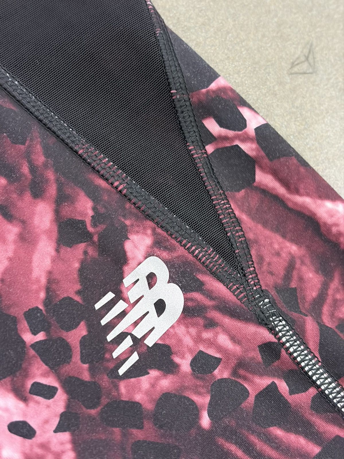 New Balance New Balance Pants Womens Small Pink Black NB Dryx Leggings Size 25" / US 0 / IT 36 - 3 Thumbnail