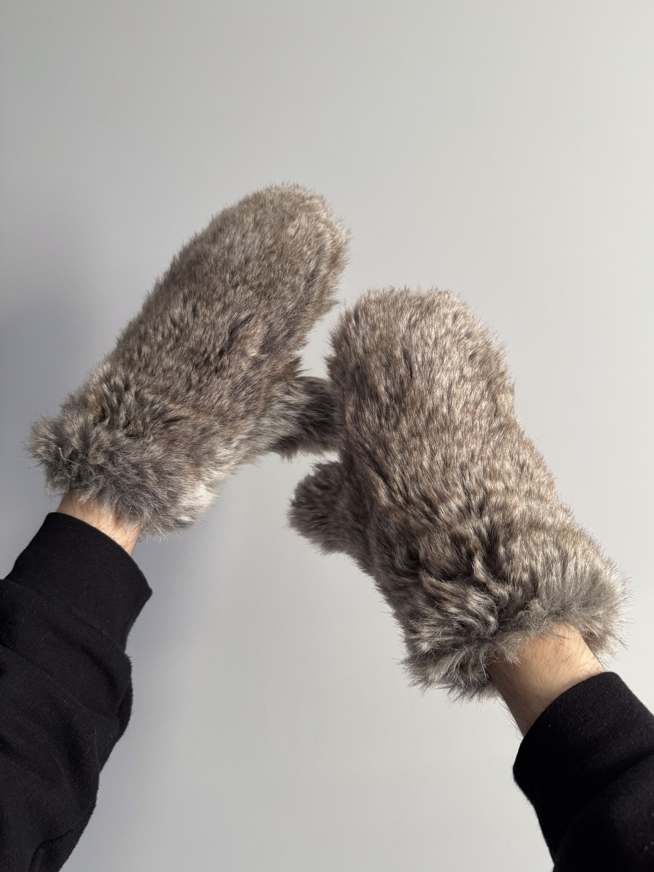 Japanese Brand Vintage Avant Garde Faux Fur Gloves Y2K Size ONE SIZE - 1 Thumbnail