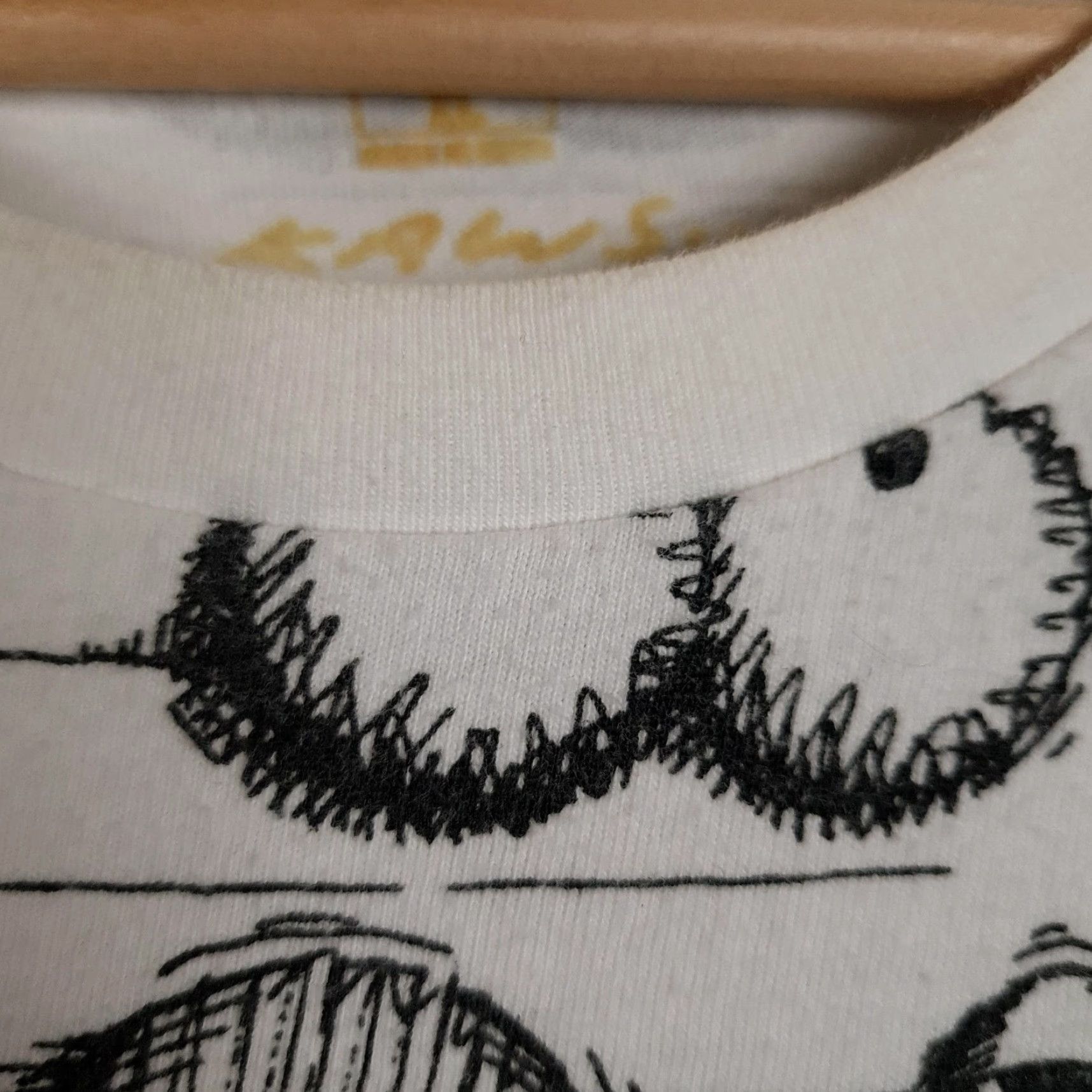 Uniqlo Uniqlo KAWS UT Shirt Mens Large White All Over Eyes Graphic Tee Streetwear Size US L / EU 52-54 / 3 - 3 Thumbnail