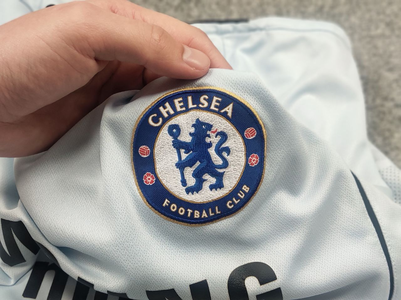 Umbro Vintage Chelsea Umbro 2005 06 Away soccer Jersey T-Shirt Size US XL / EU 56 / 4 - 14 Thumbnail