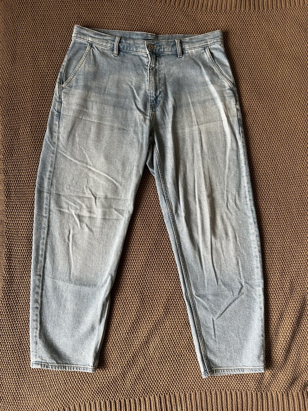 Uniqlo Relaxed Ankle Jeans Size US 34 / EU 50 - 2 Thumbnail