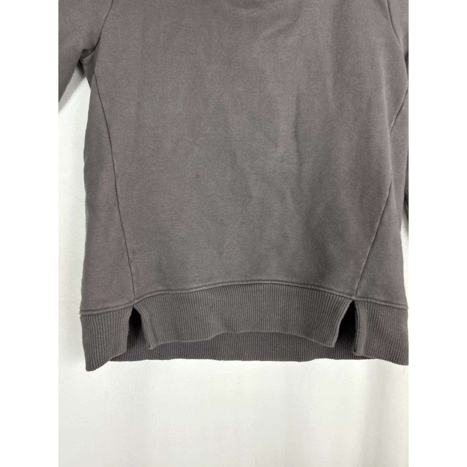 Athleta Athleta Sweatshirt Pullover Women’s XS Gray Thumbhole Funnel Neck Turtleneck Activewear Pullover Size XS / US 0-2 / IT 36-38 - 6 Thumbnail