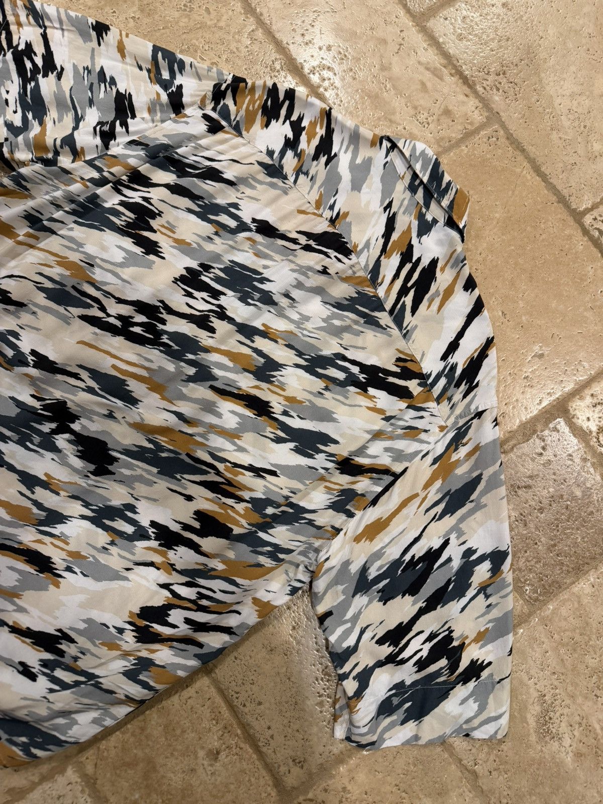 Lemaire Lemaire Cream Tiger Camo SS18 Convertible Collar Shirt Size US L / EU 52-54 / 3 - 9 Thumbnail