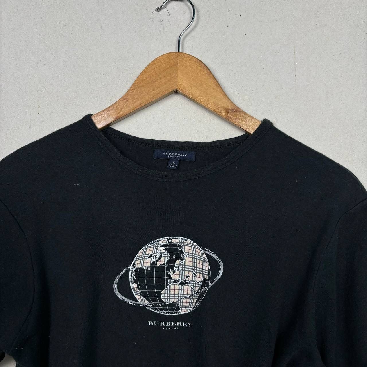 Burberry Vintage Burberry London Globe T-Shirt Made in England L Size L / US 10 / IT 46 - 3 Thumbnail