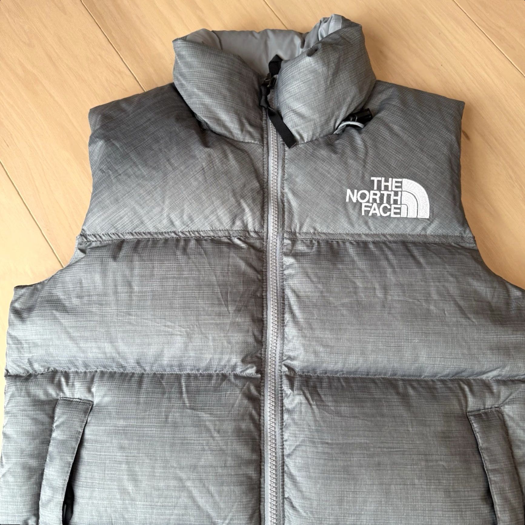 The North Face VINTAGE North Face 700 Vest Women's Small Goose Down Insulated Full Zip Winter Outerwear Jacket/Coat Size S / US 4 / IT 40 - 3 Thumbnail