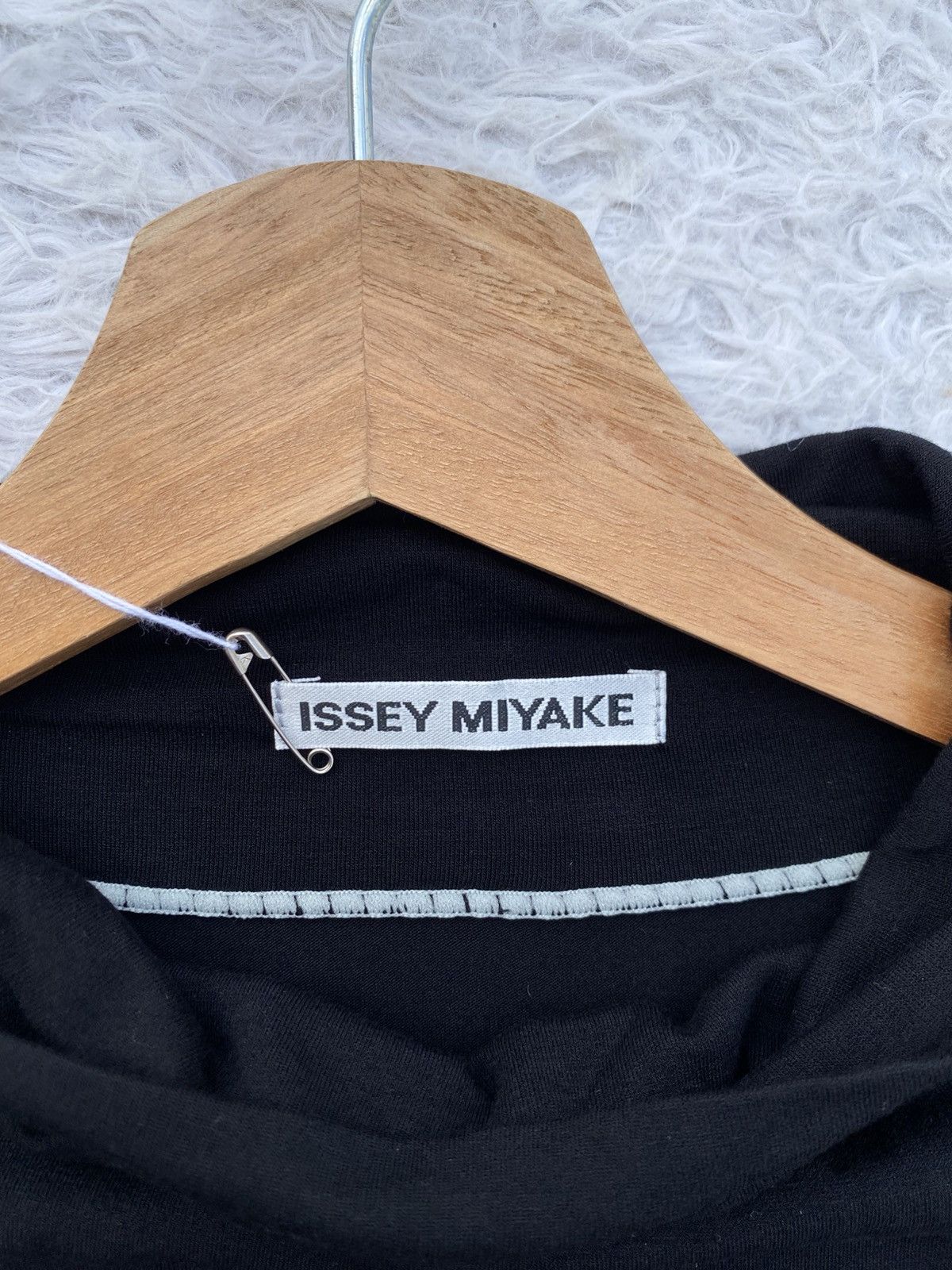 Issey Miyake Rare Issey Miyake Stylized turtleneck Decorative dotted Top Size S / US 4 / IT 40 - 8 Thumbnail