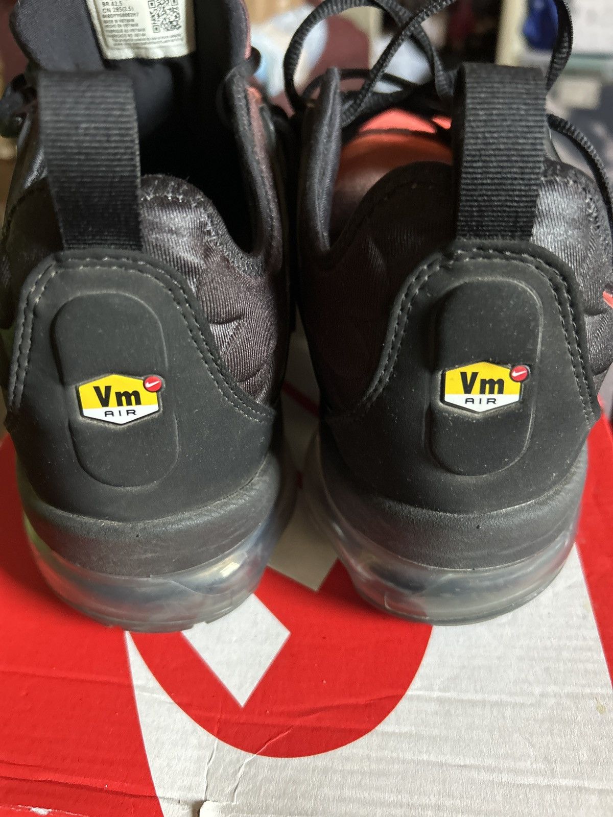 Nike NIKE AIR VAPORMAX PLUS Size US 10.5 / EU 43-44 - 5 Thumbnail