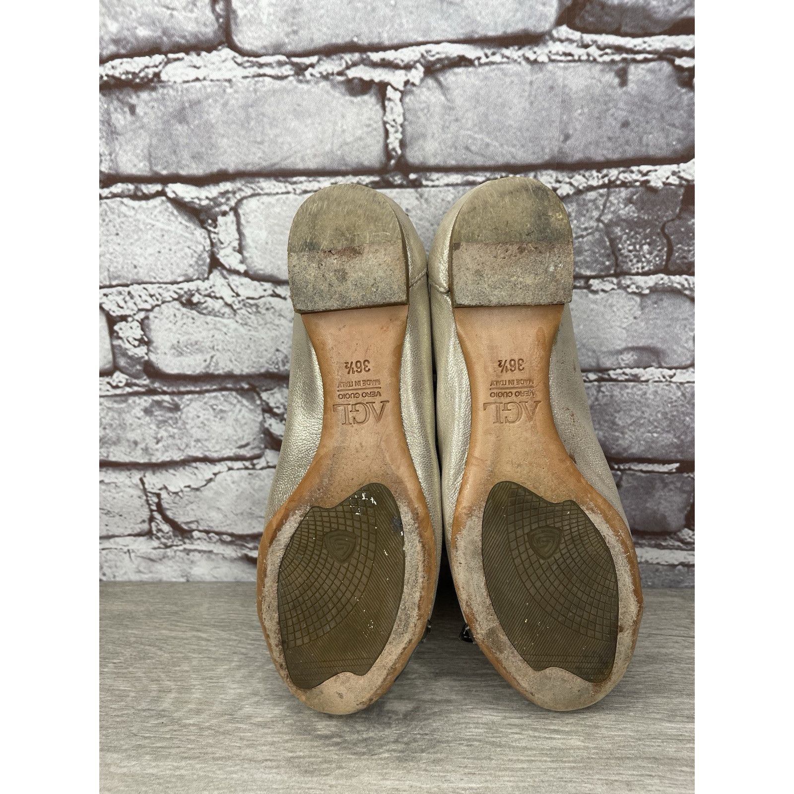 AGLINI AGL Metallic Gold Shimmer Leather Blue Cap Toe Ballet Flats Size US 6 / IT 36 - 22 Thumbnail