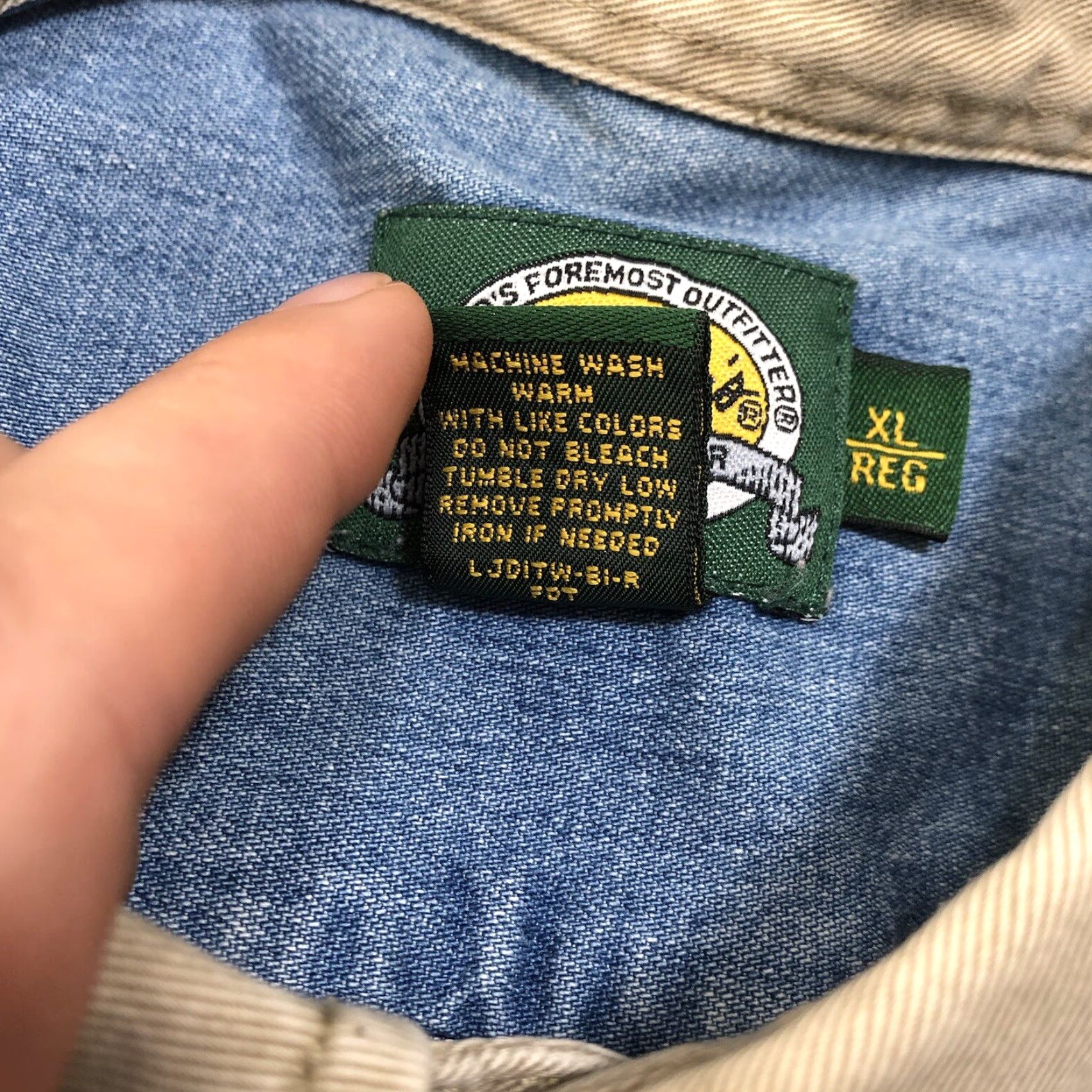 Vintage VINTAGE Cabela's Shirt Mens XL Blue Denim Chambray Pheasant Embroidery South Dakota Button-Down Collar-Style Button-Up Size US XL / EU 56 / 4 - 6 Thumbnail