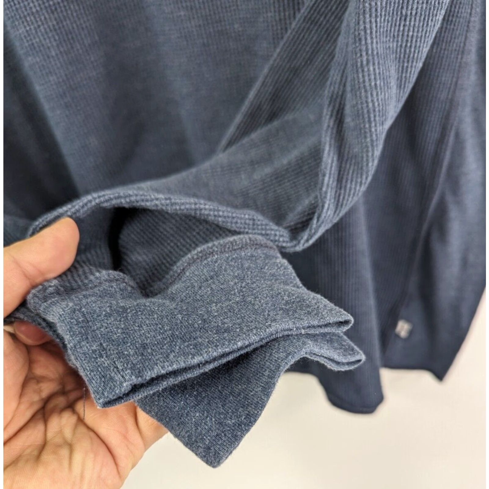 Levi's Levi's Shirt Men 2XL Blue Long Sleeve Waffle Knit Thermal Bull Skull Logo Size US XXL / EU 58 / 5 - 3 Thumbnail