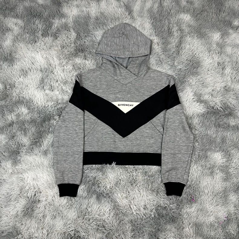 Givenchy Givenchy Women's Hooded Sweatshirt 2506-Nextarrow Size S / US 4 / IT 40 - 1 Thumbnail