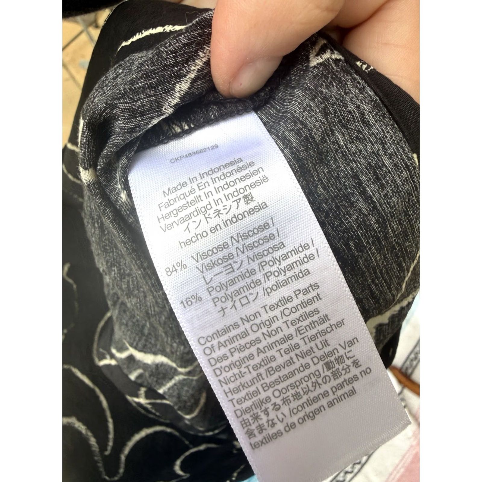 Madewell Madewell Shirt Women S Black V-Neck Button-Front Lusterweave EUC Size S / US 4 / IT 40 - 7 Thumbnail