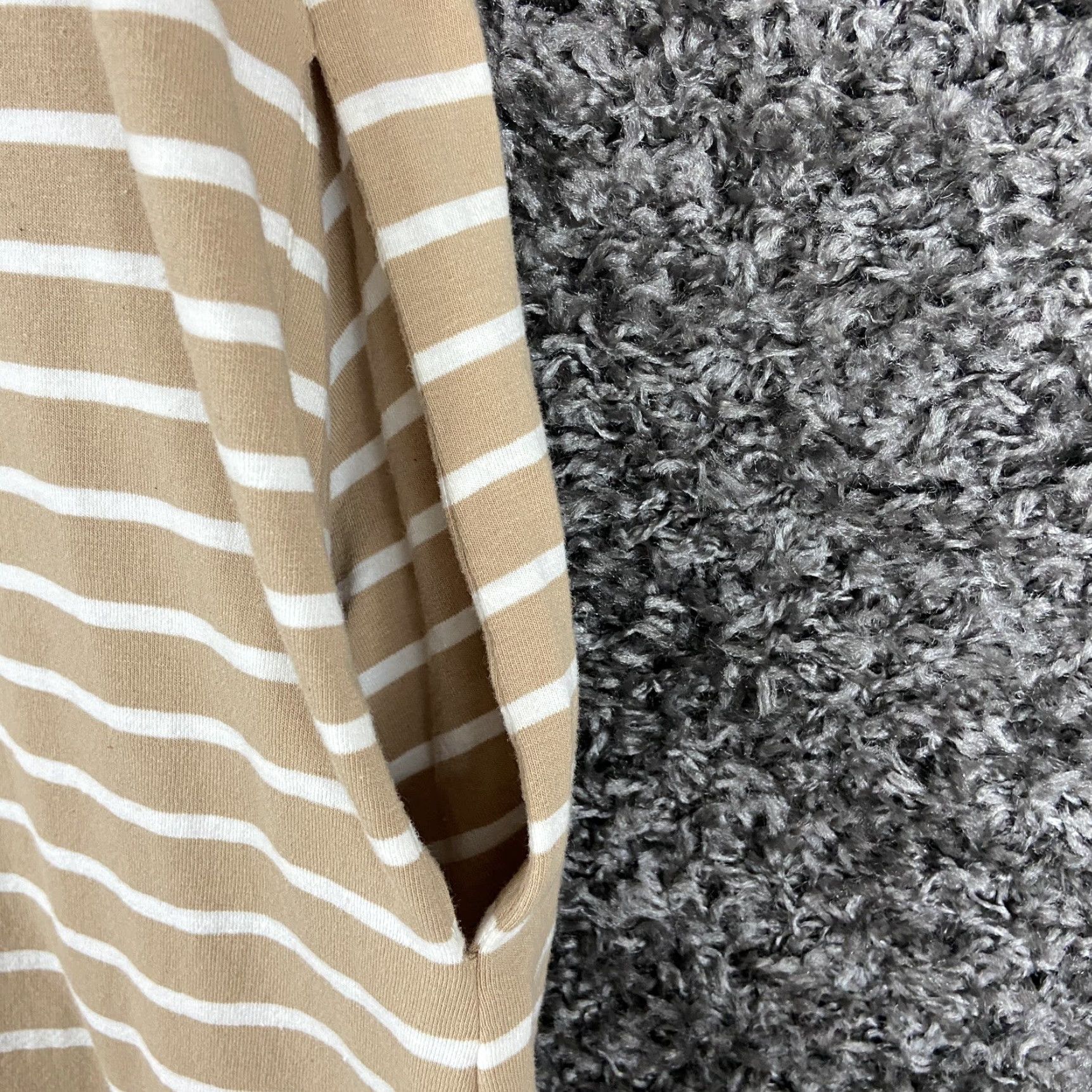 Bebe Messe Bebe Beige White Striped Dress T-Shirt Dress Pockets L Women Knee Length Size L / US 10 / IT 46 - 3 Thumbnail