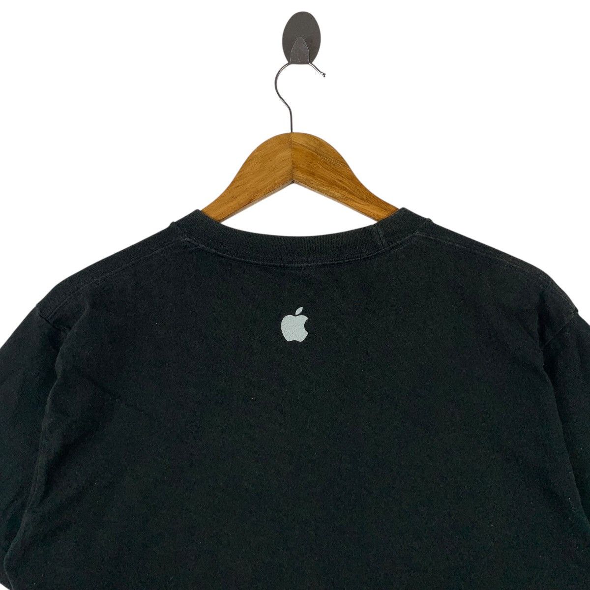 Vintage IPOD NANO By Apple Inc Portable Media Player Center T-Shirt Size US M / EU 48-50 / 2 - 4 Thumbnail