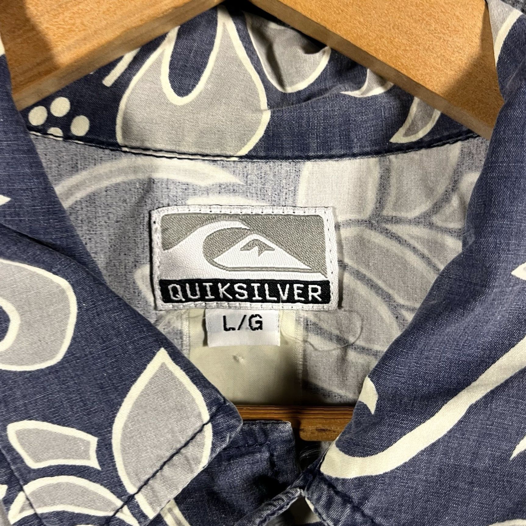 Quiksilver VINTAGE Quiksilver Shirt Mens Large Blue Hawaiian Camp Flowers Surf Floral 90s Size US L / EU 52-54 / 3 - 3 Thumbnail