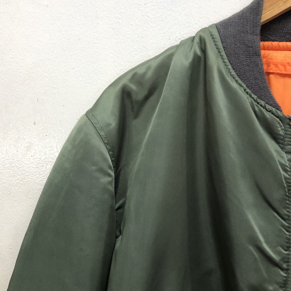 Avirex Vintage AVIREX USA 🇺🇸Sun Faded Intermediate Ma1 Bomber Jacket Size US L / EU 52-54 / 3 - 5 Thumbnail
