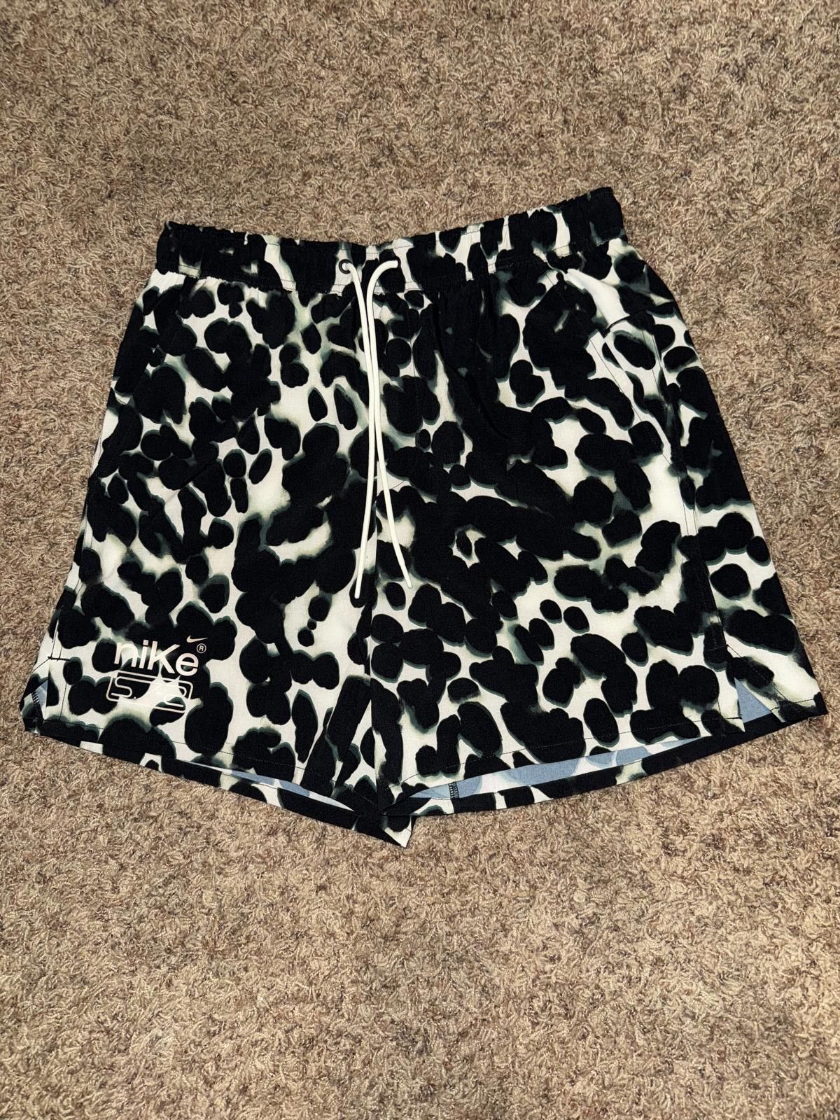 Nike Nike Unlimited Studio '72 Men's Dri-FIT 7" Unlined Versatile Shorts Sample Size US 32 / EU 48 - 1 Thumbnail