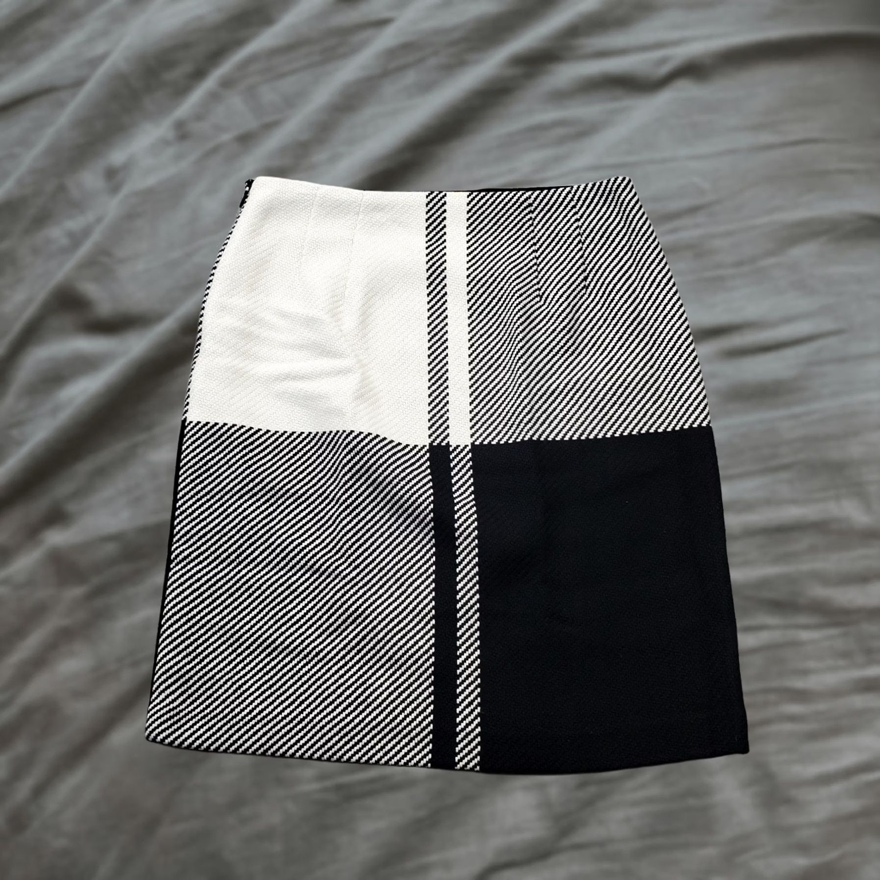 Talbots Talbots Womens Size 6P Mini Skirt Multi Plaid Wool Blend Lined High Waist Side Zip Short Skirt Womens Size 28" / US 6 / IT 42 - 1 Thumbnail