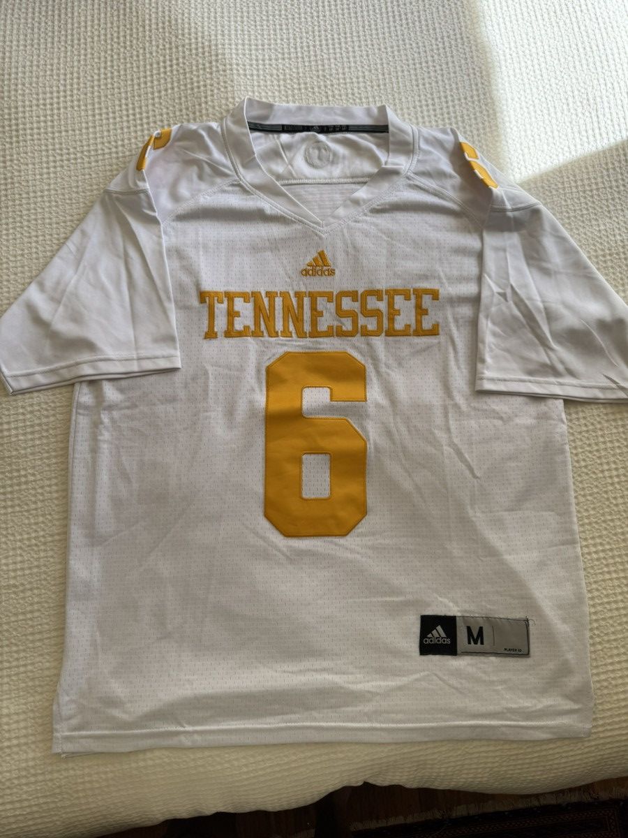 Adidas × NCAA Alvin Kamara Tennessee jersey - unworn Size US M / EU 48-50 / 2 - 3 Thumbnail